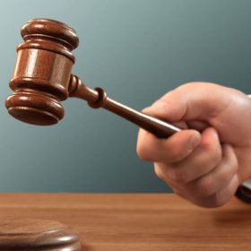 تلاش های دوطرف برای تغییر رأی دادگاه