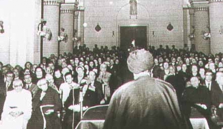 امامی در کلیسا