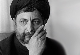 فرزند محمد (ص) زیر صلیب مسیح (ع)