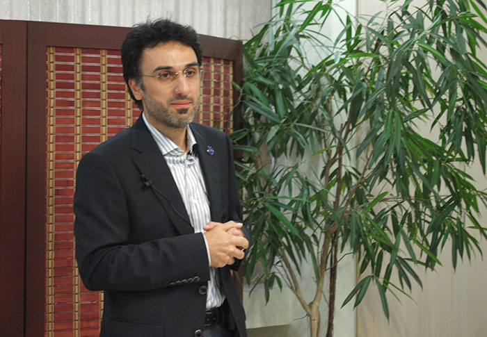 neshast-najad921107m06